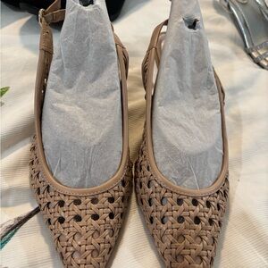 Elegant Tan Woven Slingback kitten heel